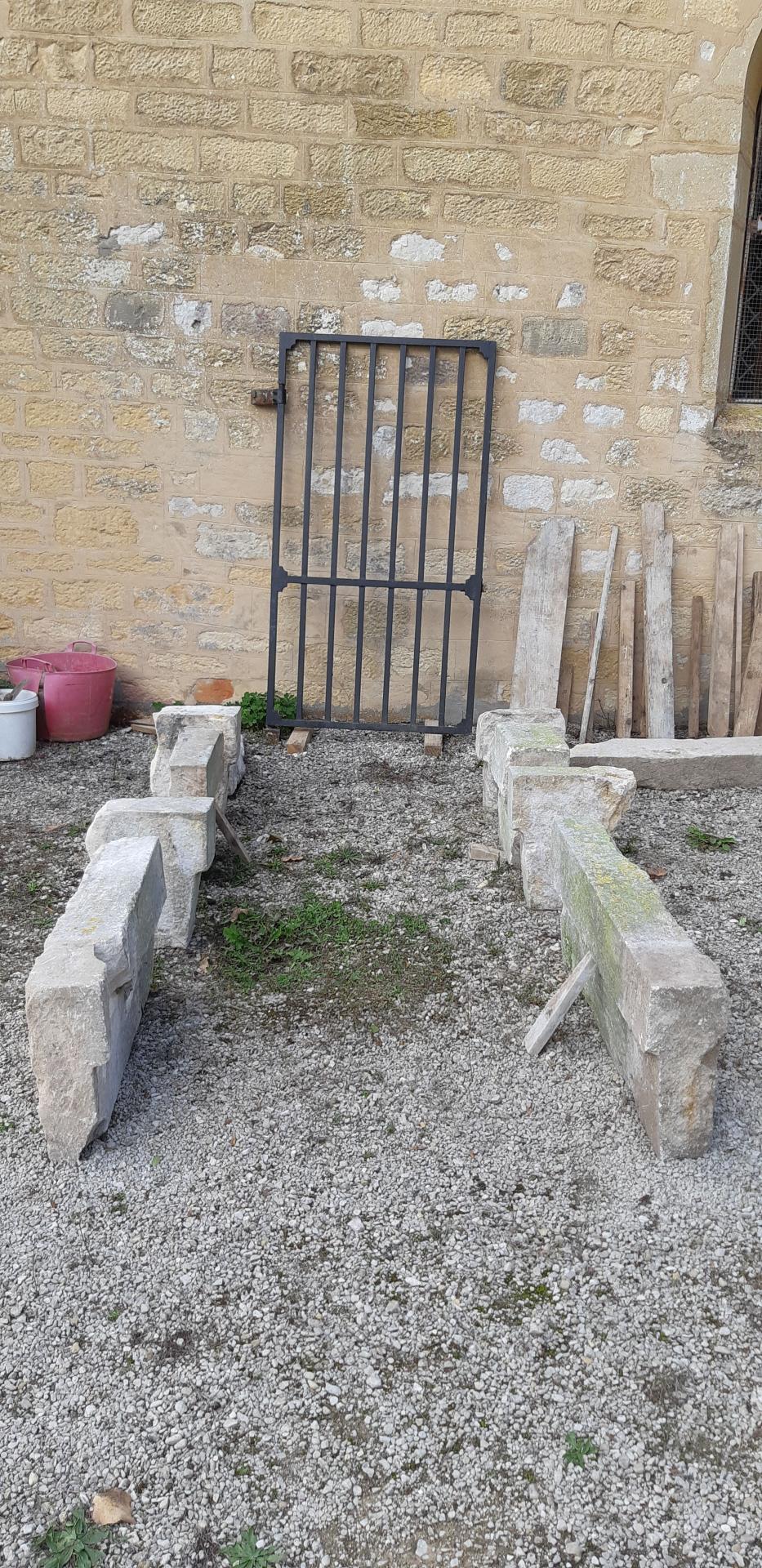 13 - Le jambage est totalement démonté
